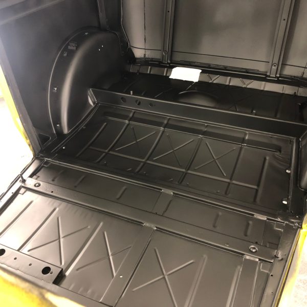 1932 Ford Tudor Sedan 5th Avenue Special floor pan