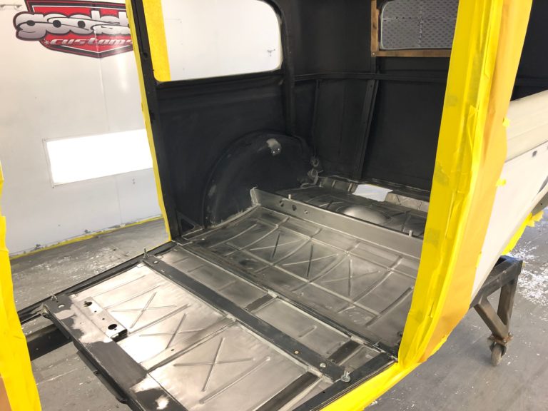 1932 Ford Tudor Sedan 5th Avenue Special floor pan