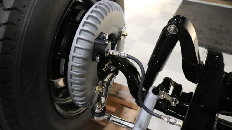 1932 Ford Tudor Sedan 5th Avenue Special frame and engine