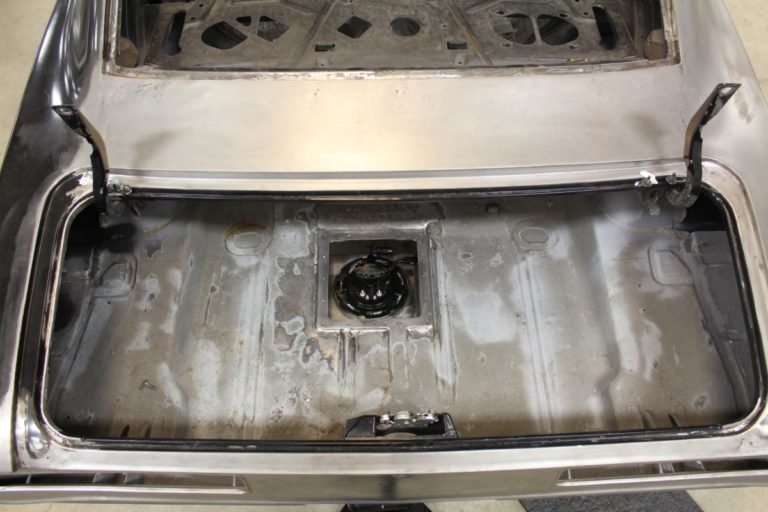 Custom 1969 Camaro Hot rod Ricks tanks fuel cell install