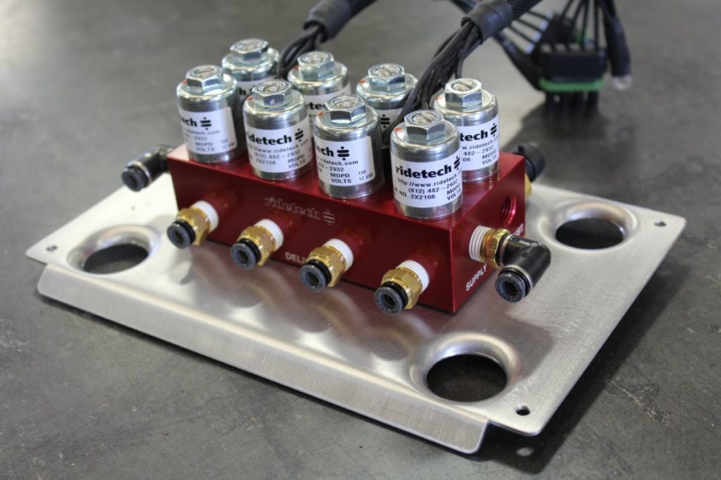 Moss's Custom 1968 Chevrolet C10 Hot rod truck Ridetech Air ride system