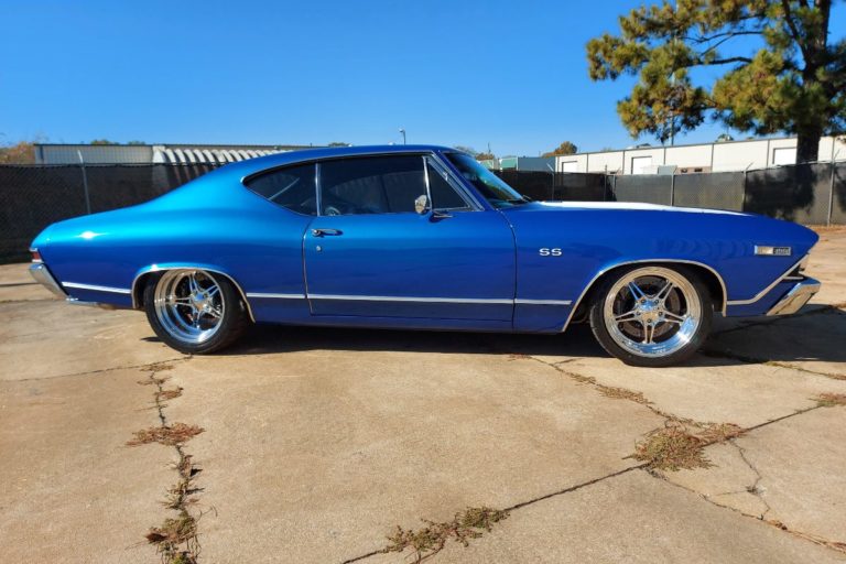 Custom 1969 SS Chevelle Pro Touring hot rod muscle car
