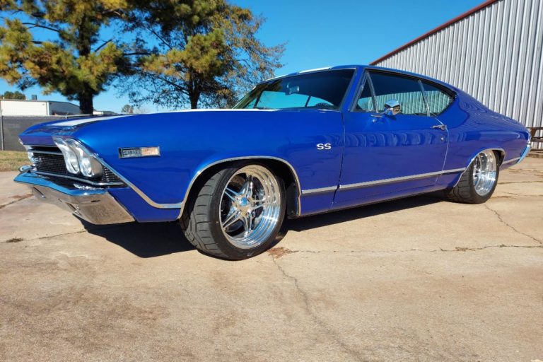 Custom 1969 SS Chevelle Pro Touring hot rod muscle car