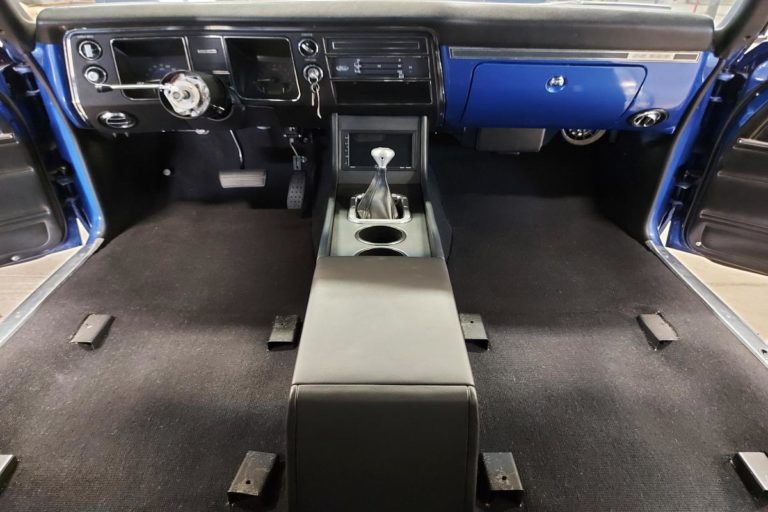 Custom 1969 SS Chevelle Pro Touring hot rod muscle car Custom interior