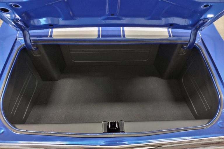 Custom 1969 SS Chevelle Pro Touring hot rod muscle car Custom interior