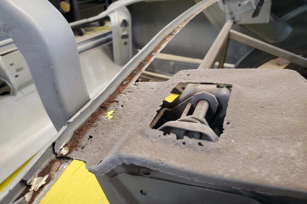 1966 Pontiac Catalina 421 2+2 Fabrication