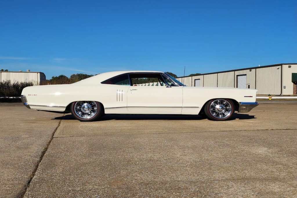 Custom LT4 1966 Pontiac Catalina 421 2+2 Restomod