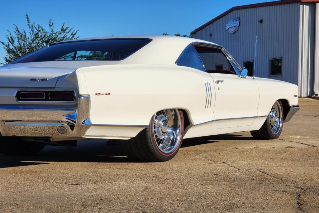 Custom LT4 1966 Pontiac Catalina 421 2+2 Restomod