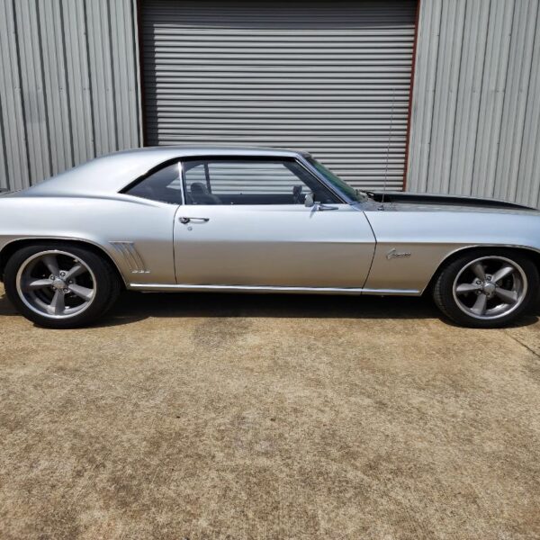 Silver 1969 Z28 Camaro Supercharged LT4 protouring restomod classic muscle car